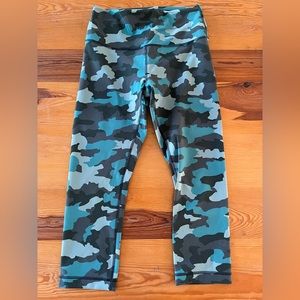 Lululemon 25” Align Camo print (only worn once)